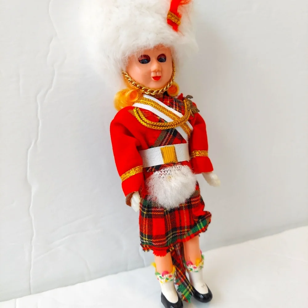 Royal Guard Doll - Picture 2 of 7
